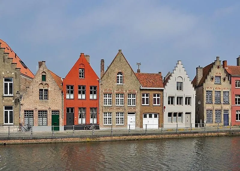 Room With Carparking, Bicycles And Small Breakfast Brugge