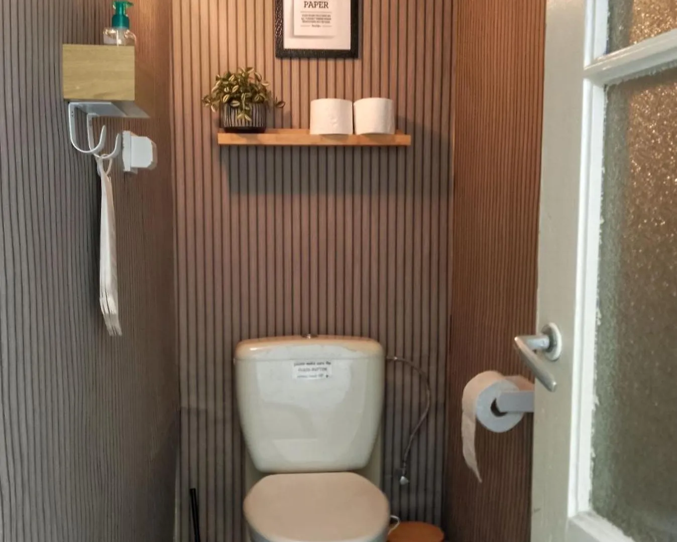 Room With Carparking, Bicycles And Small Breakfast Brugge